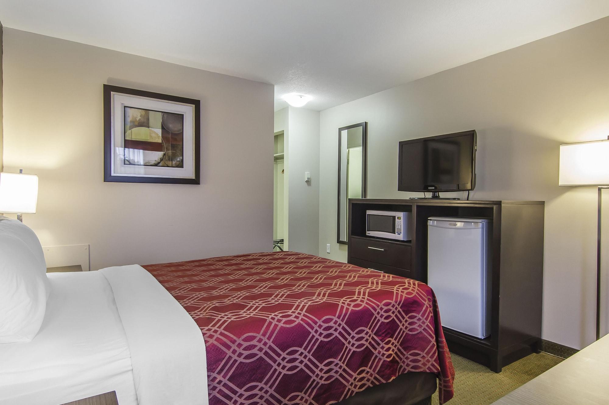 Econo Lodge Inn & Suites Lethbridge Buitenkant foto