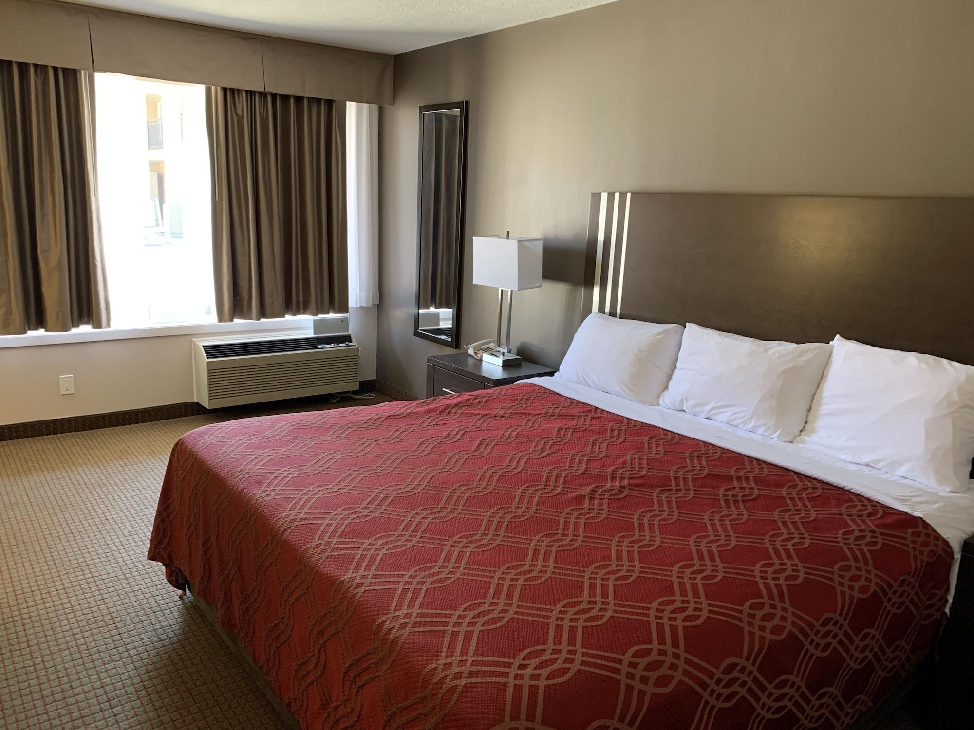 Econo Lodge Inn & Suites Lethbridge Buitenkant foto