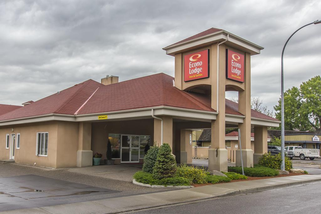 Econo Lodge Inn & Suites Lethbridge Buitenkant foto